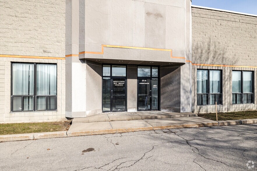 More Photos Of 81 Boul Brunswick, Dollard-des-Ormeaux Warehouse For Lease