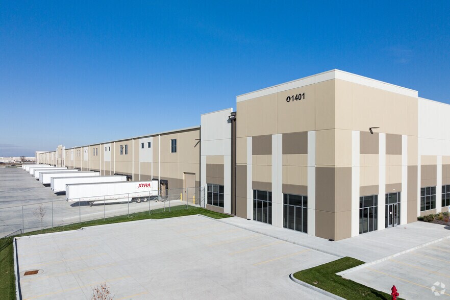 More Photos Of 1401 Tradeport Pky, Pontoon Beach Distribution For Lease