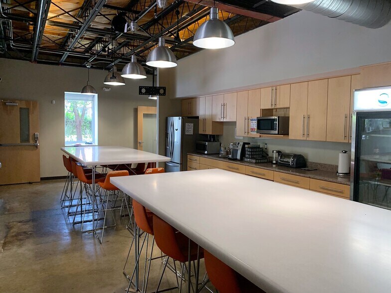 More Photos Of 3200 N Carolina Ave, North Charleston Office For Sale