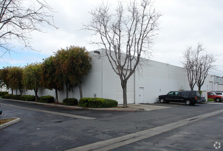 More Photos Of 1250 Stellar Dr, Oxnard Warehouse For Sale