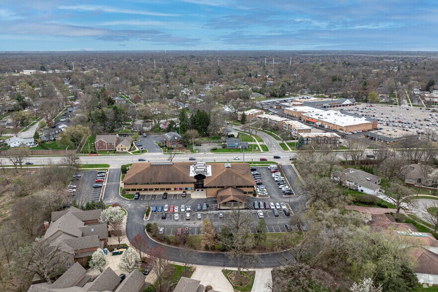 More Photos Of 1112 S Washington St, Naperville Office For Lease