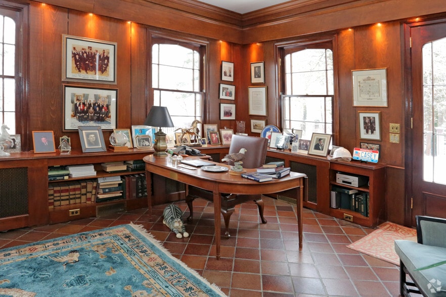 More Photos Of 12 Glenwood Rd, Roslyn Specialty For Sale