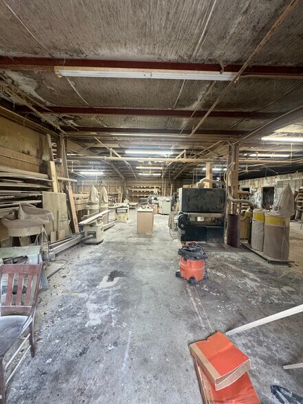 More Photos Of 1951 Duval St, Mobile Warehouse For Sale