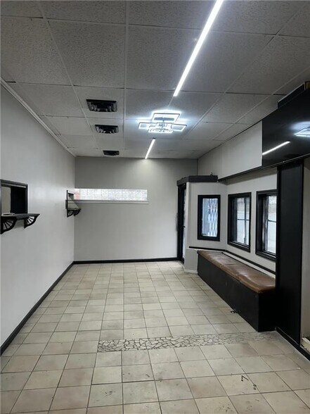 More Photos Of 3541-3543 Prospect Ave, Kansas City Freestanding For Lease