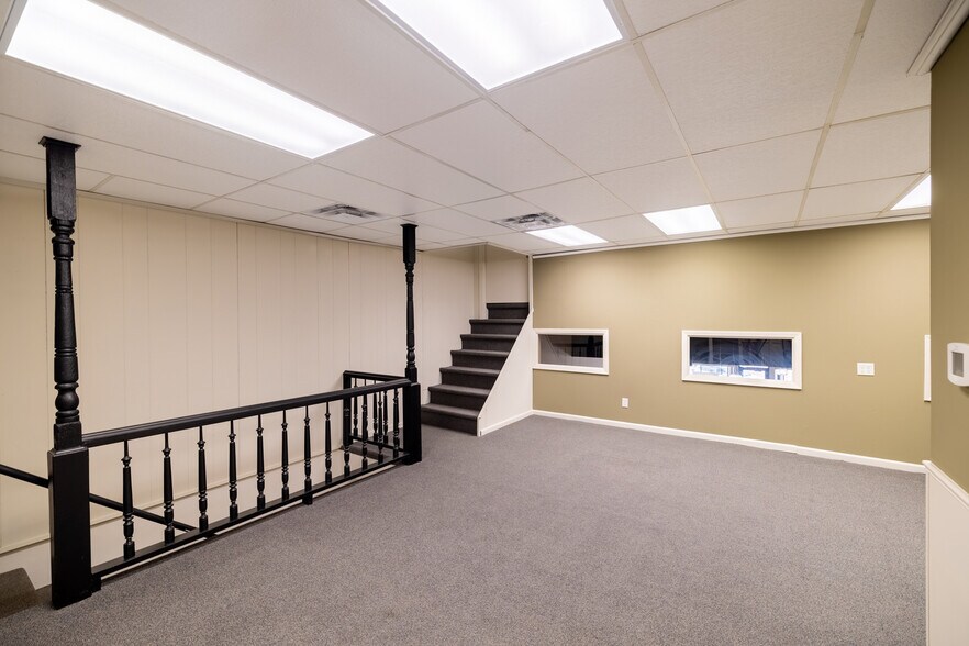 More Photos Of 108 S Santa Fe Ave, Salina General Retail For Lease