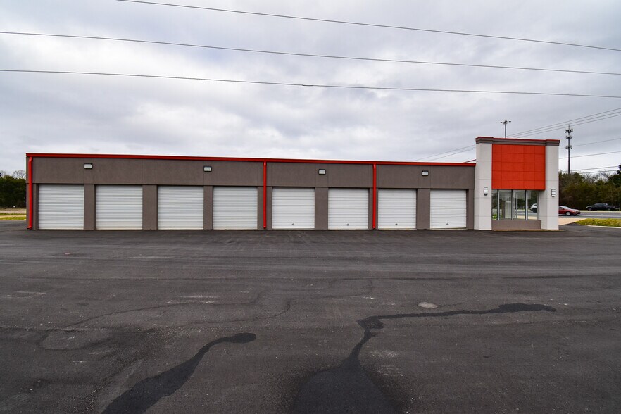 More Photos Of 8969 Pensacola Blvd, Pensacola Auto Repair For Sale