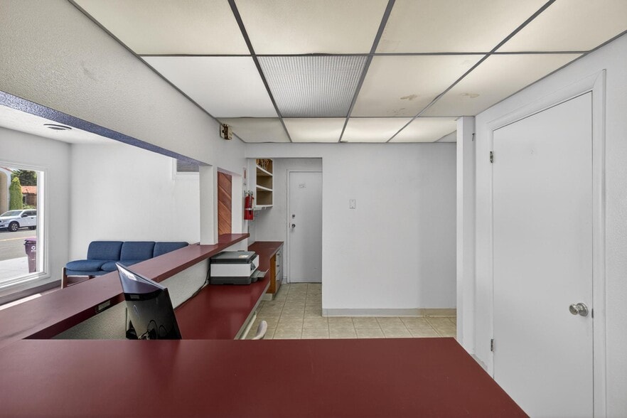 More Photos Of 249 E Redondo Ave, Long Beach Medical For Sale