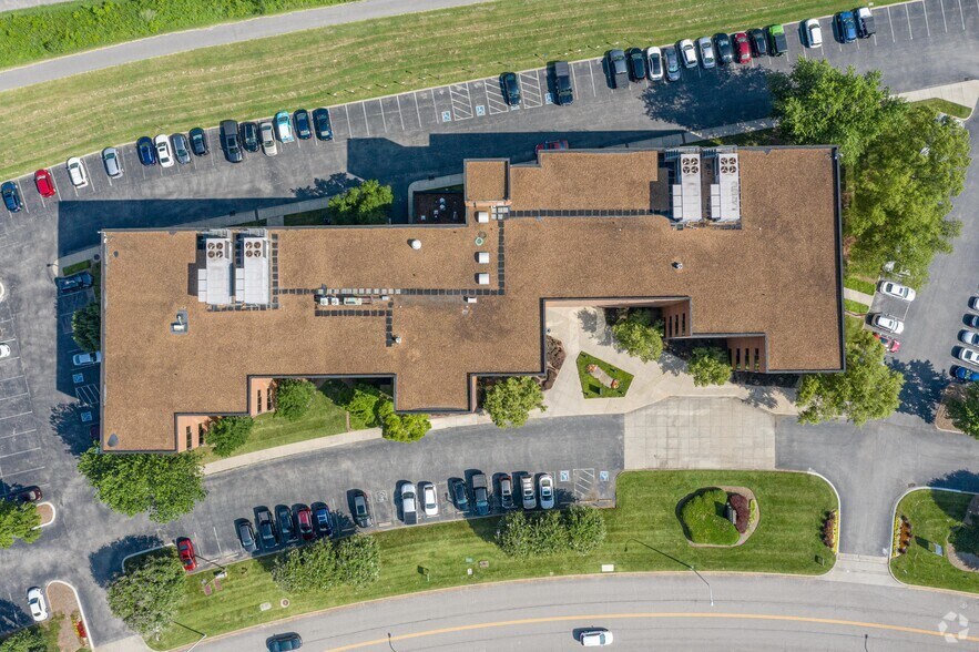 More Photos Of 545 Mainstream Dr, Nashville Office For Lease