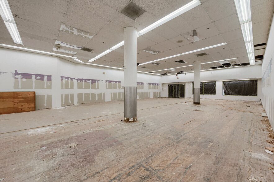 More Photos Of 815 Nicollet Mall, Minneapolis Freestanding For Sale