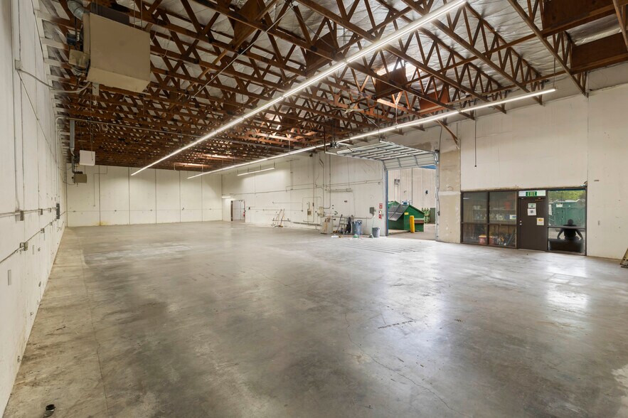 More Photos Of 13214 4th Ave W, Everett Manufacturing For Lease