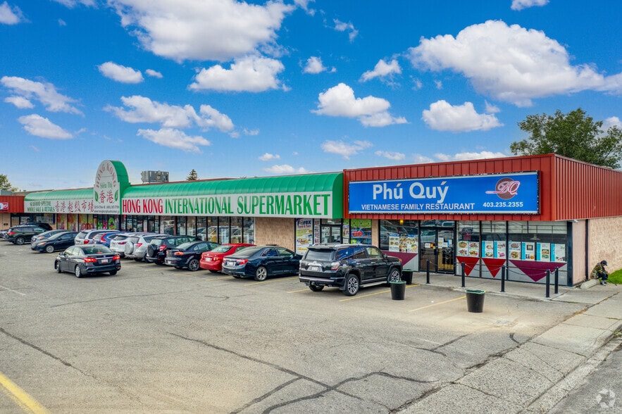 More Photos Of 3211-3235 17 Av SE, Calgary General Retail For Lease