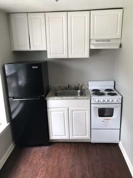 More Photos Of 511 W Cleveland St, Alvin Apartments For Sale