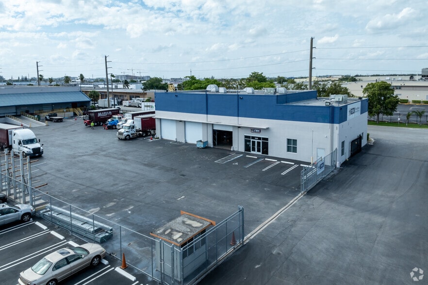 More Photos Of 7000 NW 32nd Ave, Miami Warehouse For Lease