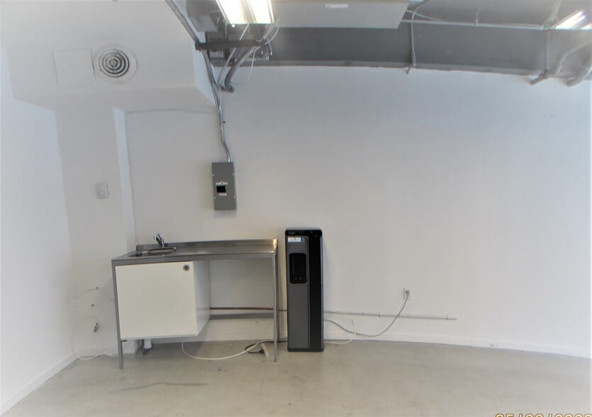 More Photos Of 14 NE 1st Ave, Miami Office For Sale