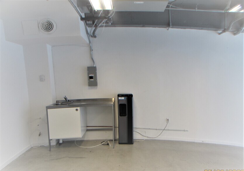 More Photos Of 14 NE 1st Ave, Miami Office For Sale