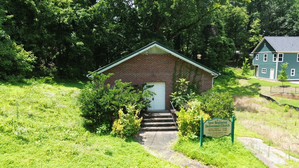 More Photos Of 133 2nd NW St, Atlanta Religious Facility For Lease