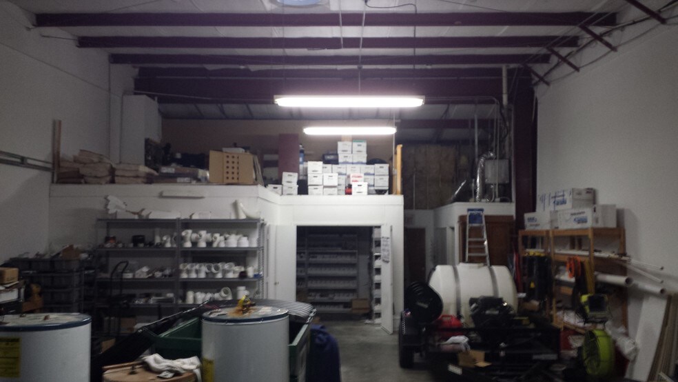 More Photos Of 4366 Independence Ct, Sarasota Warehouse For Lease