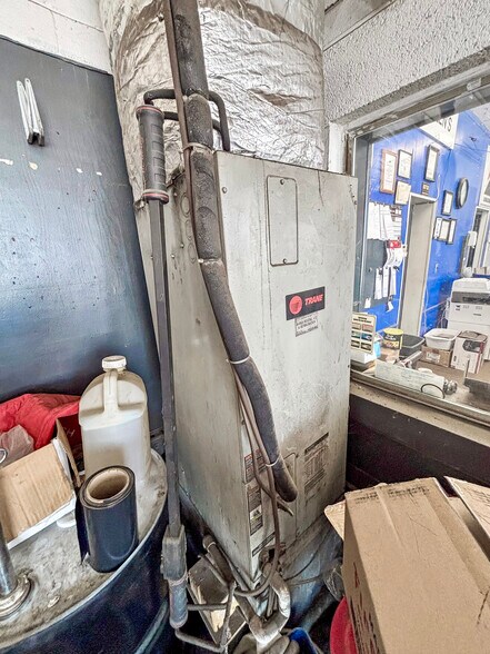 More Photos Of 1005 E Broadway St, Covington General Retail For Sale