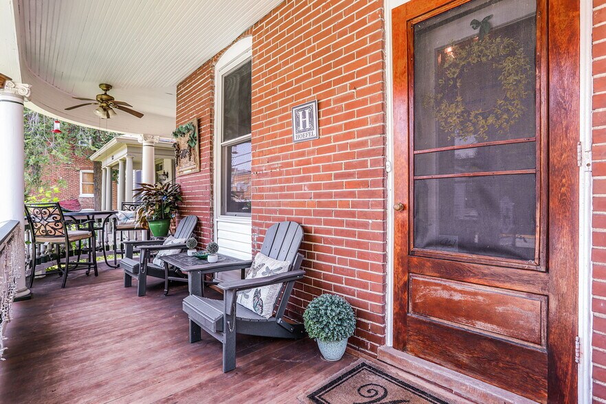 More Photos Of 504 W 5th St, Washington Hospitality For Sale