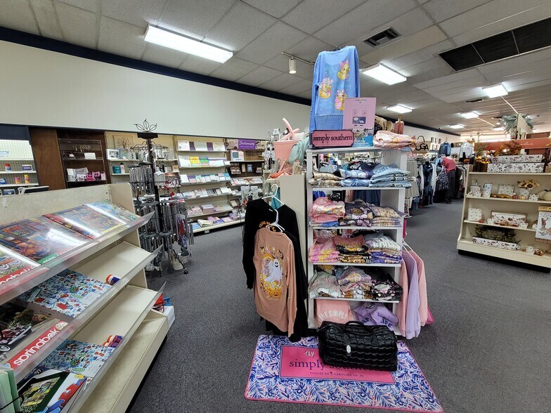 More Photos Of 302 N Main St, Rushville Storefront Retail Office For Sale