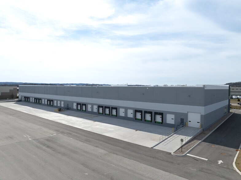 More Photos Of 7777 National Turnpike, Louisville Manufacturing For Lease