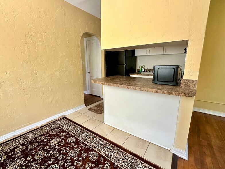 More Photos Of 240 20th Ave, Saint Petersburg Apartments For Sale