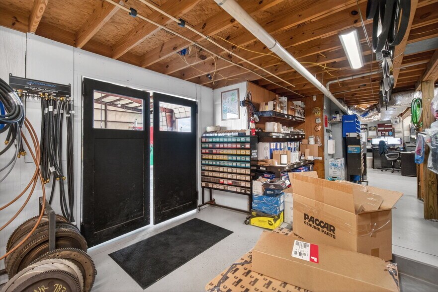 More Photos Of 109 Tabor Dr, Crossville Industrial For Sale
