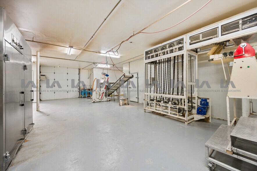 More Photos Of 2727 Dixon St, Port Coquitlam Industrial For Sale