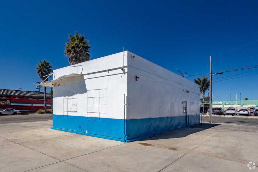 More Photos Of 801 E Market St, Salinas Auto Repair For Sale