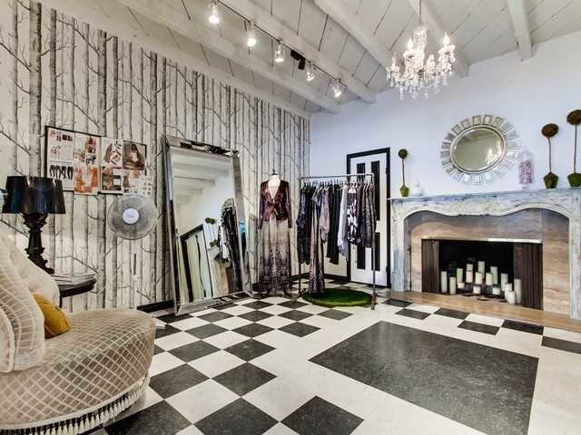More Photos Of 5544 La Jolla Blvd, La Jolla Storefront Retail Residential For Lease