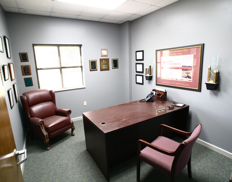 More Photos Of 260 Bennett Dr, Pulaski Warehouse For Lease