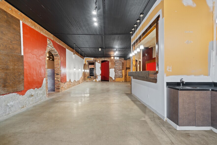 More Photos Of 103 E Broadway, Ashland Bar For Sale