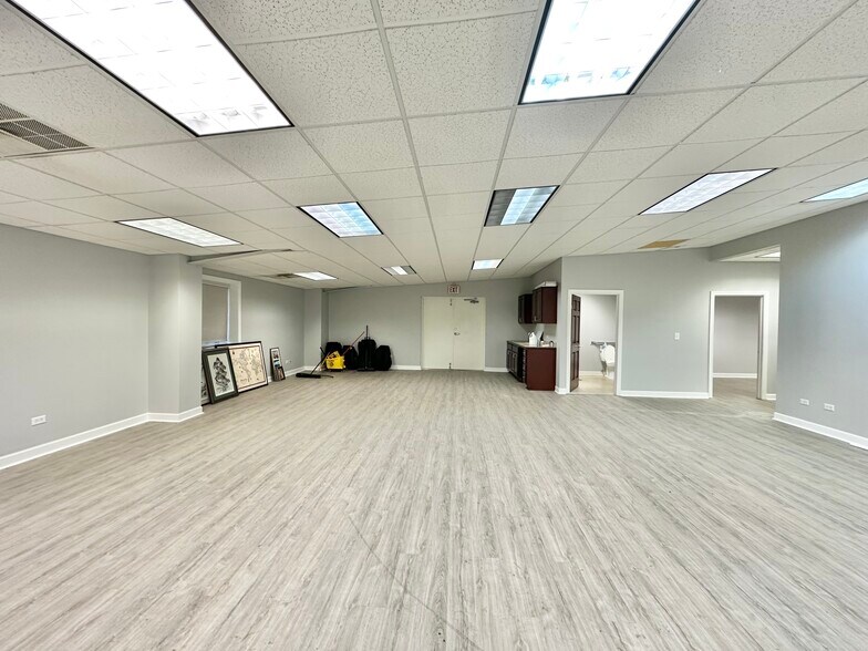 More Photos Of 140 State St, Calumet City Warehouse For Lease