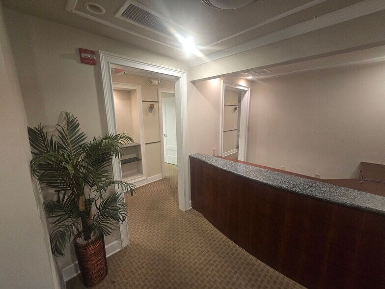 More Photos Of 4601 N Park Ave, Chevy Chase Apartments For Sale