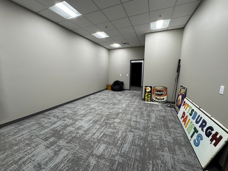 More Photos Of 645 Sandpiper Trl, Cottage Grove Warehouse For Sale