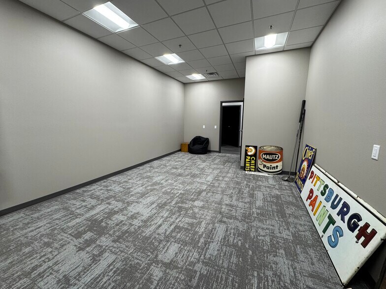 More Photos Of 645 Sandpiper Trl, Cottage Grove Warehouse For Lease