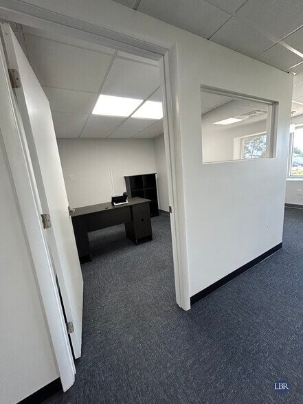 More Photos Of 275 Barnes Blvd, Rockledge Manufacturing For Lease