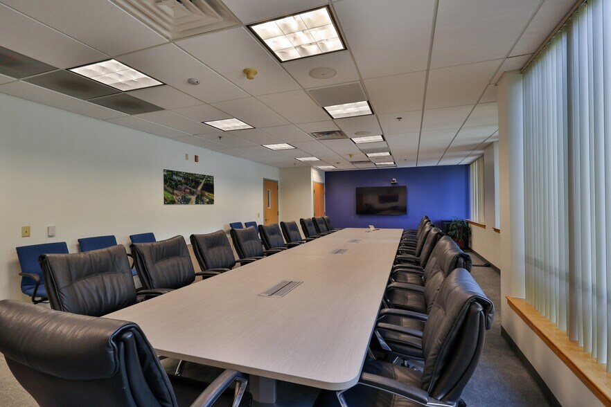 More Photos Of 1525 Valley Center Pky, Bethlehem Unknown For Lease