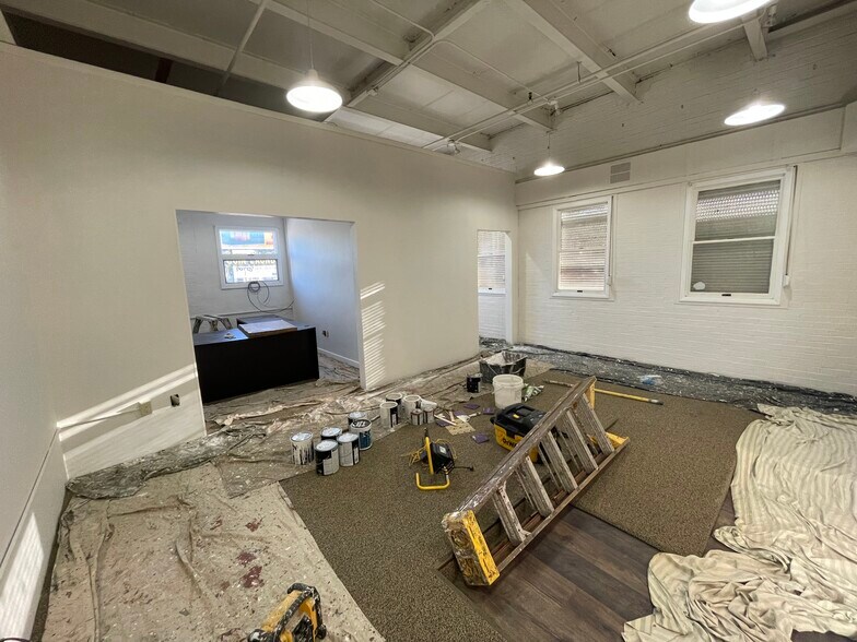 More Photos Of 202 S 3rd St, Coopersburg Storefront For Lease