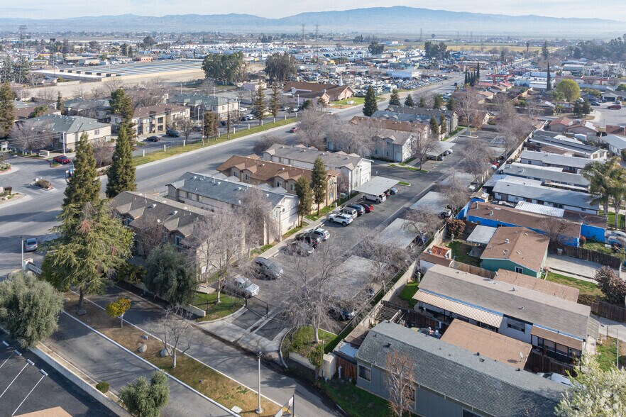 More Photos Of 331 Pacheco Rd, Bakersfield Apartments For Sale