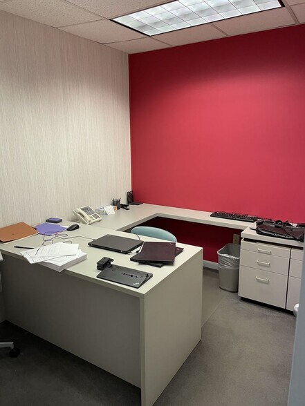 More Photos Of 816 S Hamilton St, Saginaw Office For Sale