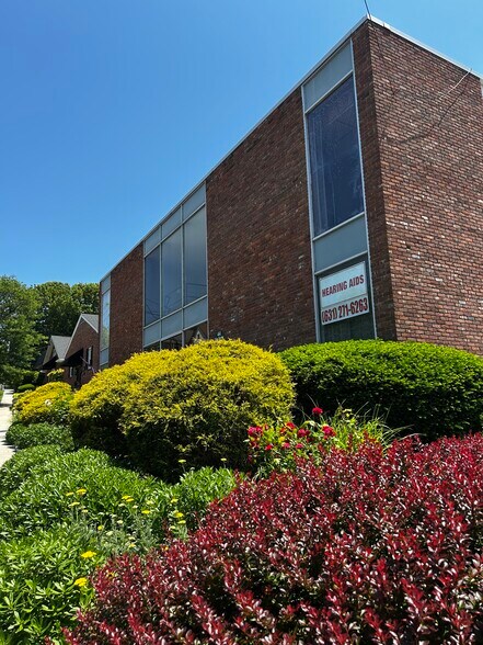 More Photos Of 44 Elm St, Huntington Office For Sale