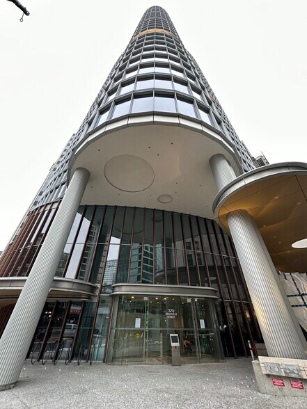 More Photos Of 320 Granville St, Vancouver Office For Sale