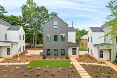 More Photos Of 580 Pride Ave, Auburn Specialty For Sale