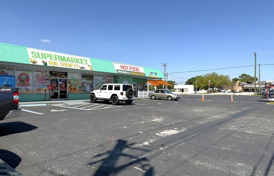 More Photos Of 1780 Croton Rd, Melbourne Freestanding For Lease