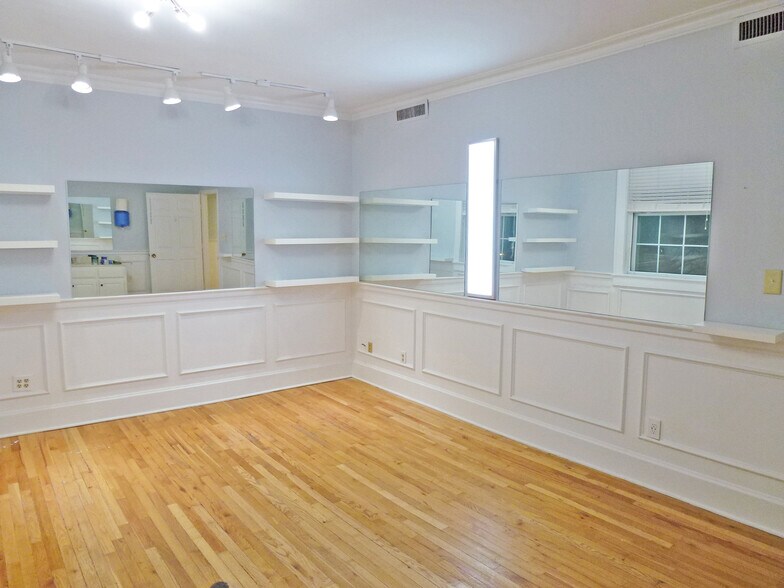 More Photos Of 117 Cheapside, Lexington Office For Lease