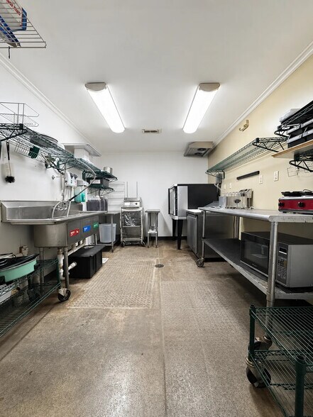 More Photos Of 228 S Main St, Woodruff Storefront Retail Office For Sale