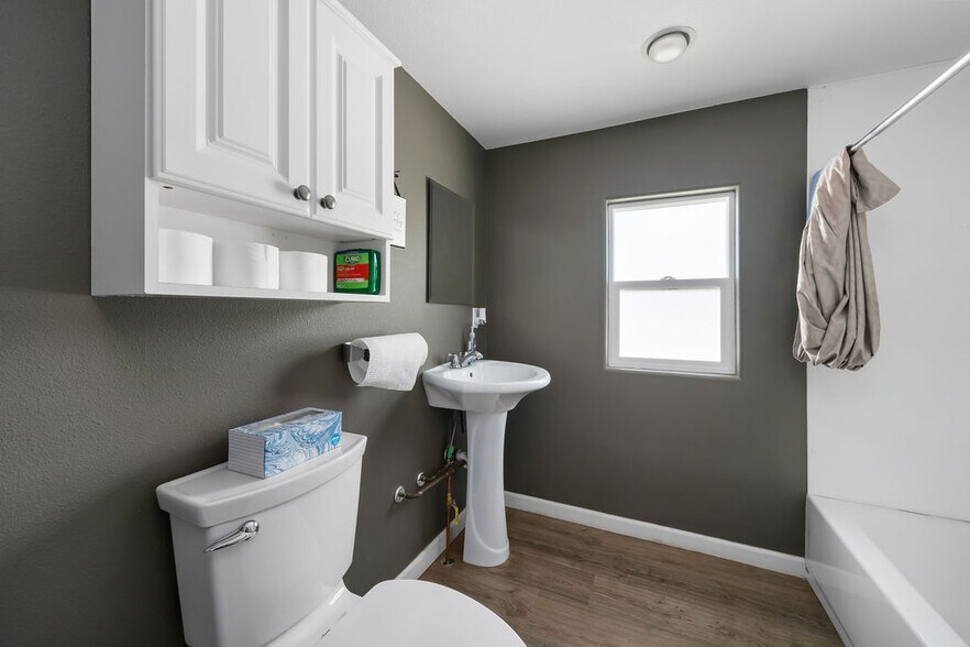 More Photos Of 1680 El Camino Real, Atascadero Office For Sale