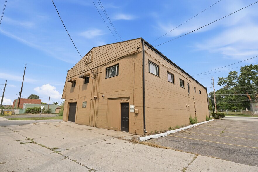 More Photos Of 23589-23593 Van Born Rd, Taylor Freestanding For Sale