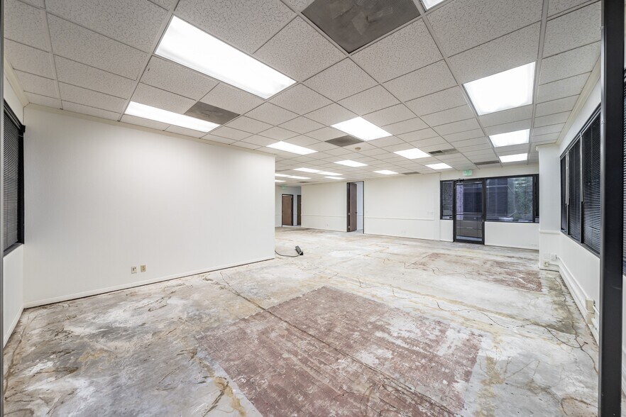More Photos Of 23241 S Pointe Dr, Laguna Hills Office For Sale